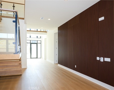 446 Ridgecrest - Photo Thumbnail 3