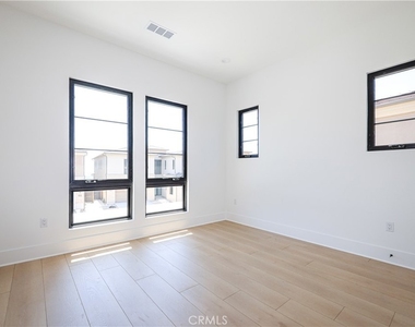 446 Ridgecrest - Photo Thumbnail 18