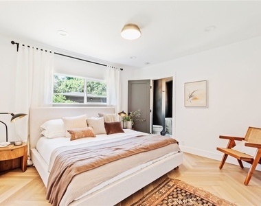 11110 Landale Street - Photo Thumbnail 32