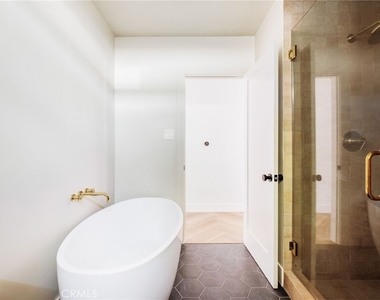11110 Landale Street - Photo Thumbnail 36
