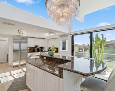 750 Alta Vista - Photo Thumbnail 9