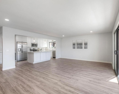 4705 Marina - Photo Thumbnail 23