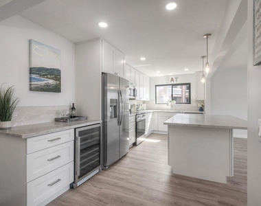 4705 Marina - Photo Thumbnail 18