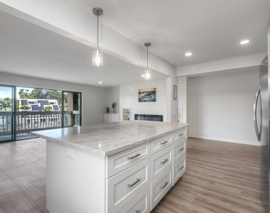 4705 Marina - Photo Thumbnail 20