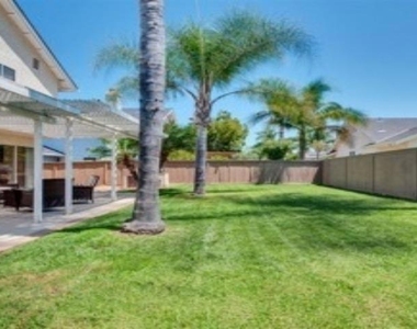 338 Holiday Way - Photo Thumbnail 2