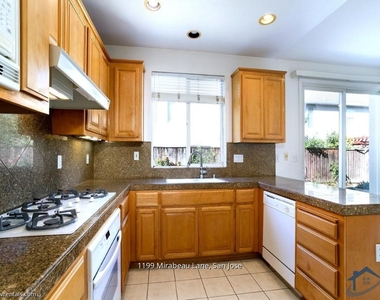 1199 Mirabeau Lane - Photo Thumbnail 5