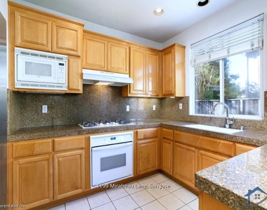 1199 Mirabeau Lane - Photo Thumbnail 4