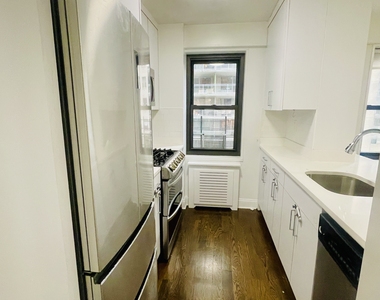  East 56th Street - Photo Thumbnail 5