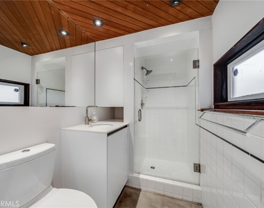 1625 Catalina - Photo Thumbnail 16