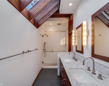 1625 Catalina - Photo Thumbnail 17