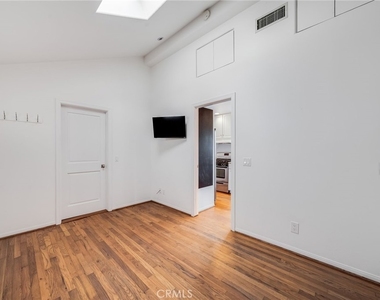 1641 Catalina - Photo Thumbnail 10