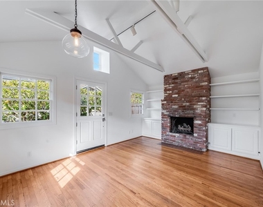 1641 Catalina - Photo Thumbnail 2
