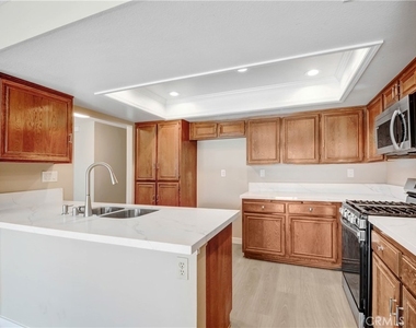 8555 Sandalwood Court - Photo Thumbnail 5