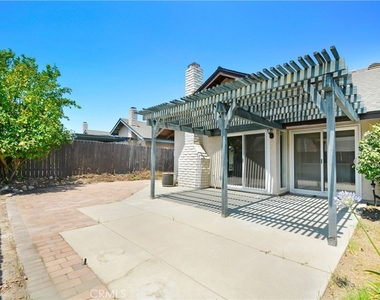 8555 Sandalwood Court - Photo Thumbnail 14
