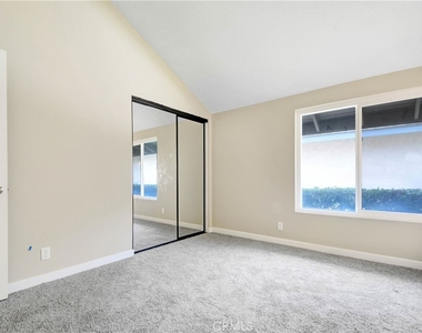 8555 Sandalwood Court - Photo Thumbnail 10