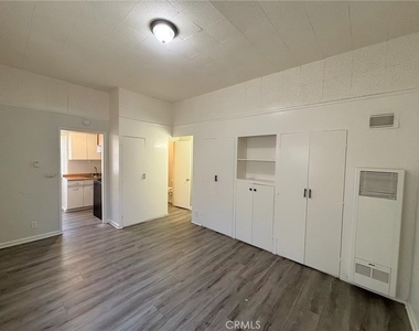 3891 Locust Street - Photo Thumbnail 2