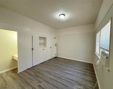 3891 Locust Street - Photo Thumbnail 3