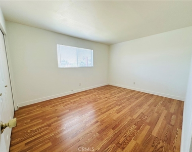 10916 Rincon Street - Photo Thumbnail 12