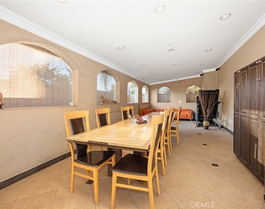 10610 Oak Tree Way - Photo Thumbnail 45