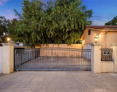 10610 Oak Tree Way - Photo Thumbnail 47