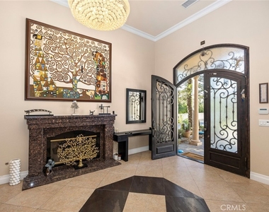 10610 Oak Tree Way - Photo Thumbnail 7