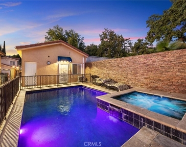 10610 Oak Tree Way - Photo Thumbnail 38