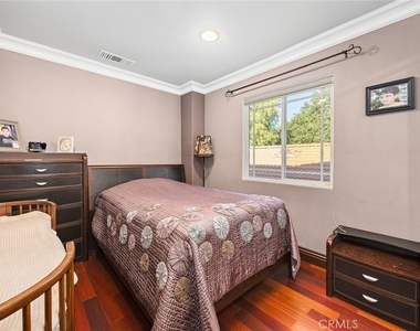 10610 Oak Tree Way - Photo Thumbnail 25