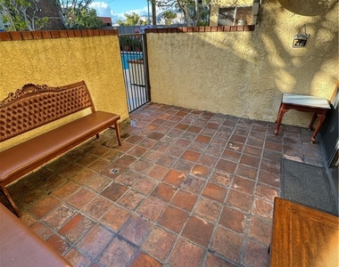 365 Burchett Street - Photo Thumbnail 3