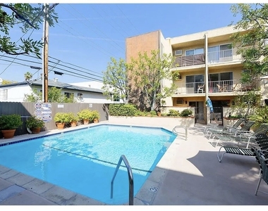 365 Burchett Street - Photo Thumbnail 11