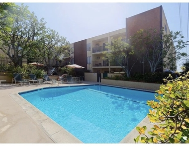 365 Burchett Street - Photo Thumbnail 9
