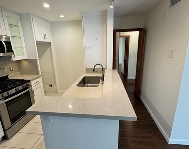 365 Burchett Street - Photo Thumbnail 4