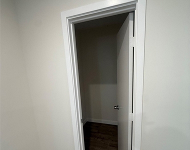 7572 1/2 Delia Avenue - Photo Thumbnail 1