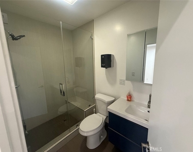7572 1/2 Delia Avenue - Photo Thumbnail 4