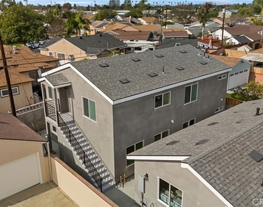 4747 Pixie Ave - Photo Thumbnail 8
