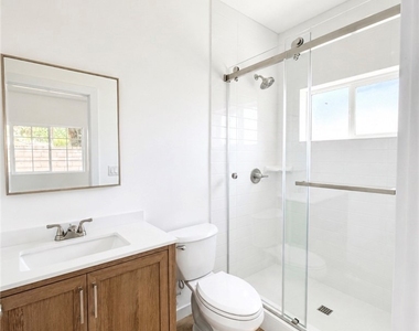 14623 Cullen St - Photo Thumbnail 3