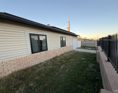 611 Lillian Drive - Photo Thumbnail 5