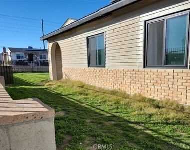 611 Lillian Drive - Photo Thumbnail 3