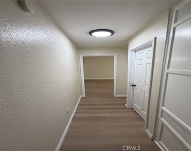 611 Lillian Drive - Photo Thumbnail 11