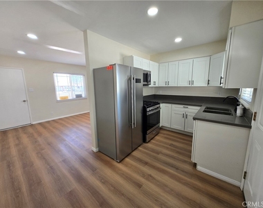 16340 Villa - Photo Thumbnail 1