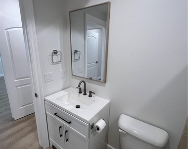 517 Concord - Photo Thumbnail 16