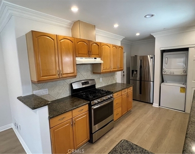 517 Concord - Photo Thumbnail 10