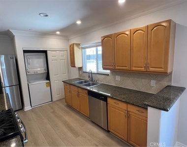 517 Concord - Photo Thumbnail 11