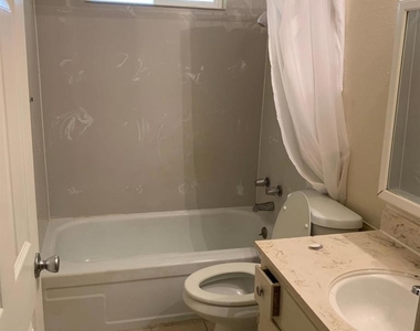 742 Ponce De Leon Ave - Photo Thumbnail 7