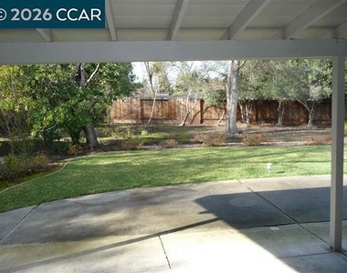 324 Glendora Cir - Photo Thumbnail 7