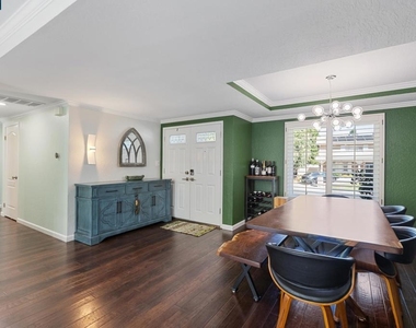301 Domingo Ct - Photo Thumbnail 5