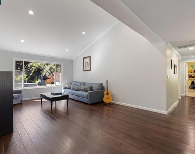301 Domingo Ct - Photo Thumbnail 10