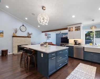 301 Domingo Ct - Photo Thumbnail 13