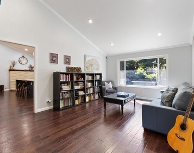 301 Domingo Ct - Photo Thumbnail 8
