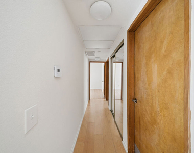 11924 Mayfield Avenue - Photo Thumbnail 6