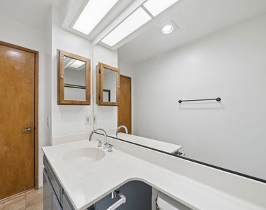 11924 Mayfield Avenue - Photo Thumbnail 11